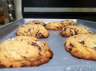 Illustration for article titled How To Ditch The Pillsbury Dough-Log And Make Your Own Cookies